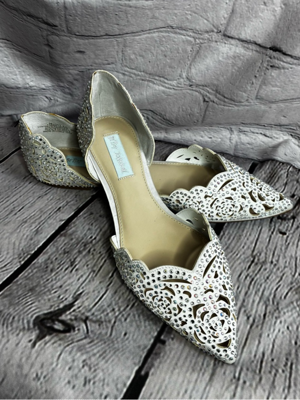 Betsey Johnson Lucy D’Orsay White‎ Rhinestone Laser-Cut Pointed Bridal Flats 8.5